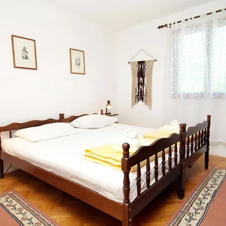 Zavala 594b 公寓 耶尔萨