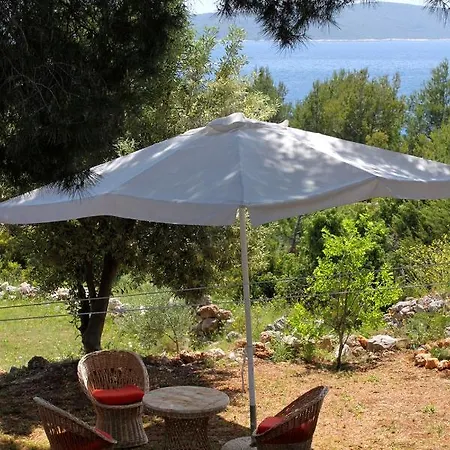 Zavala 594b Jelsa (Hvar)